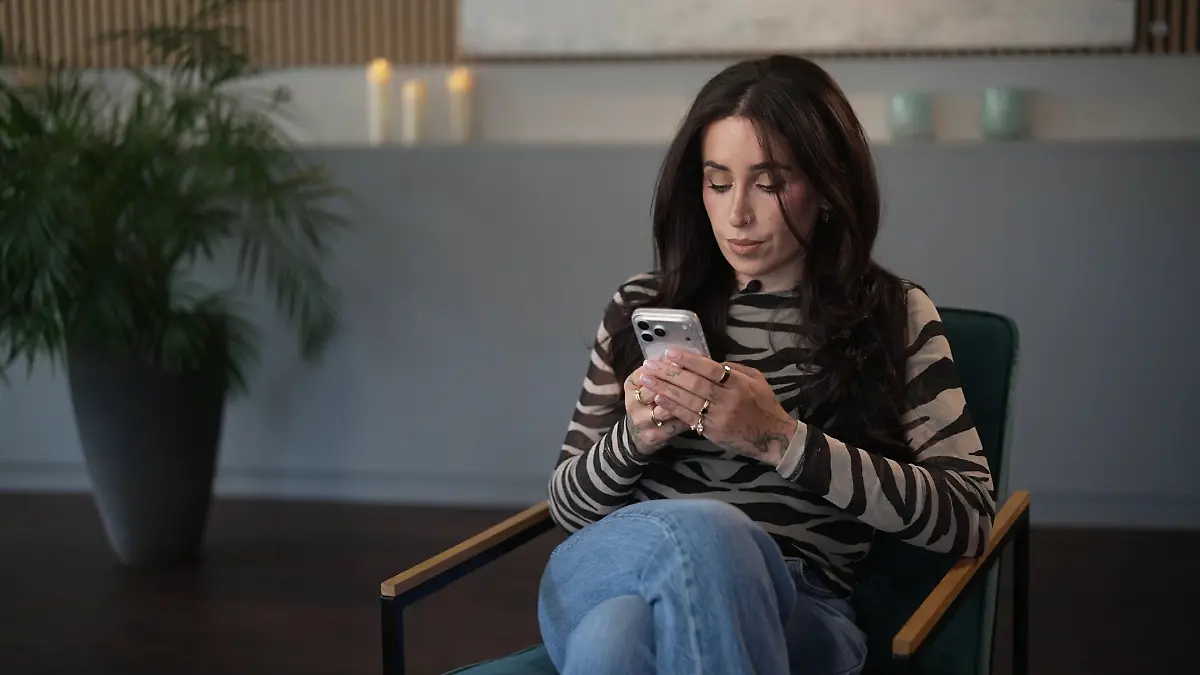 Obwohl Jolina Mennen vorsichtiger auf ihren Social Media Profilen geworden ist, will sie sich nicht zurückziehen.