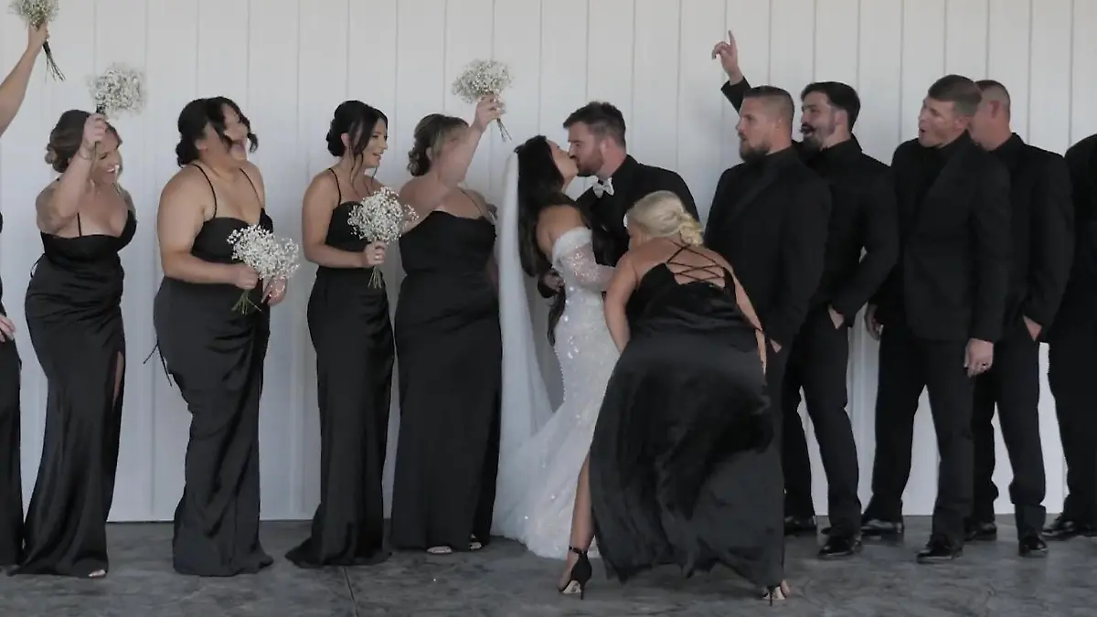 Provokantes POsing! Sie stiehlt Braut eiskalt die Show Diese Brautjungfer traut sich was