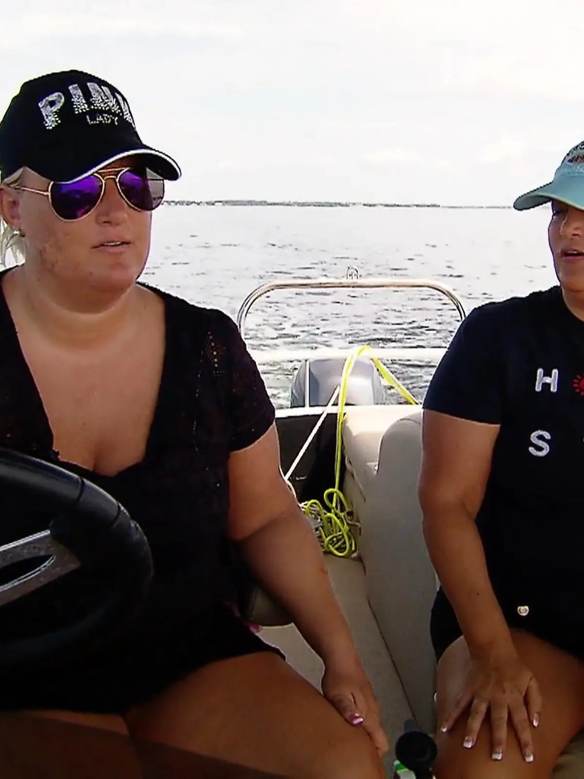 Bild zu: "Raus aufs Wasser – aber lässt die Baustelle Nina und Diana überhaupt los?"