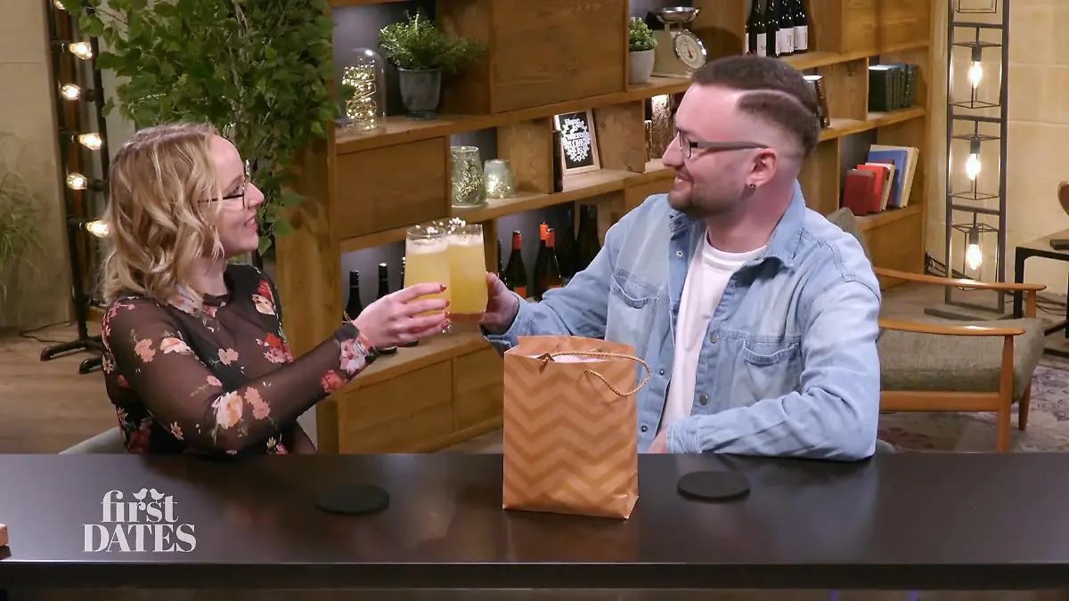 Ayleen wirkt unnahbar – kommt Simon trotzdem an sie ran? Eiszeit beenden