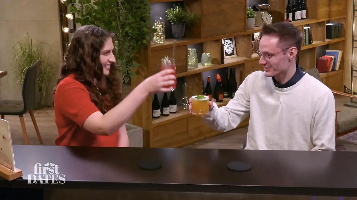 Johanna ist 18 und völlig neu im Dating – macht sie mit Jannik direkt einen Glücksgriff? Erstes Date überhaupt