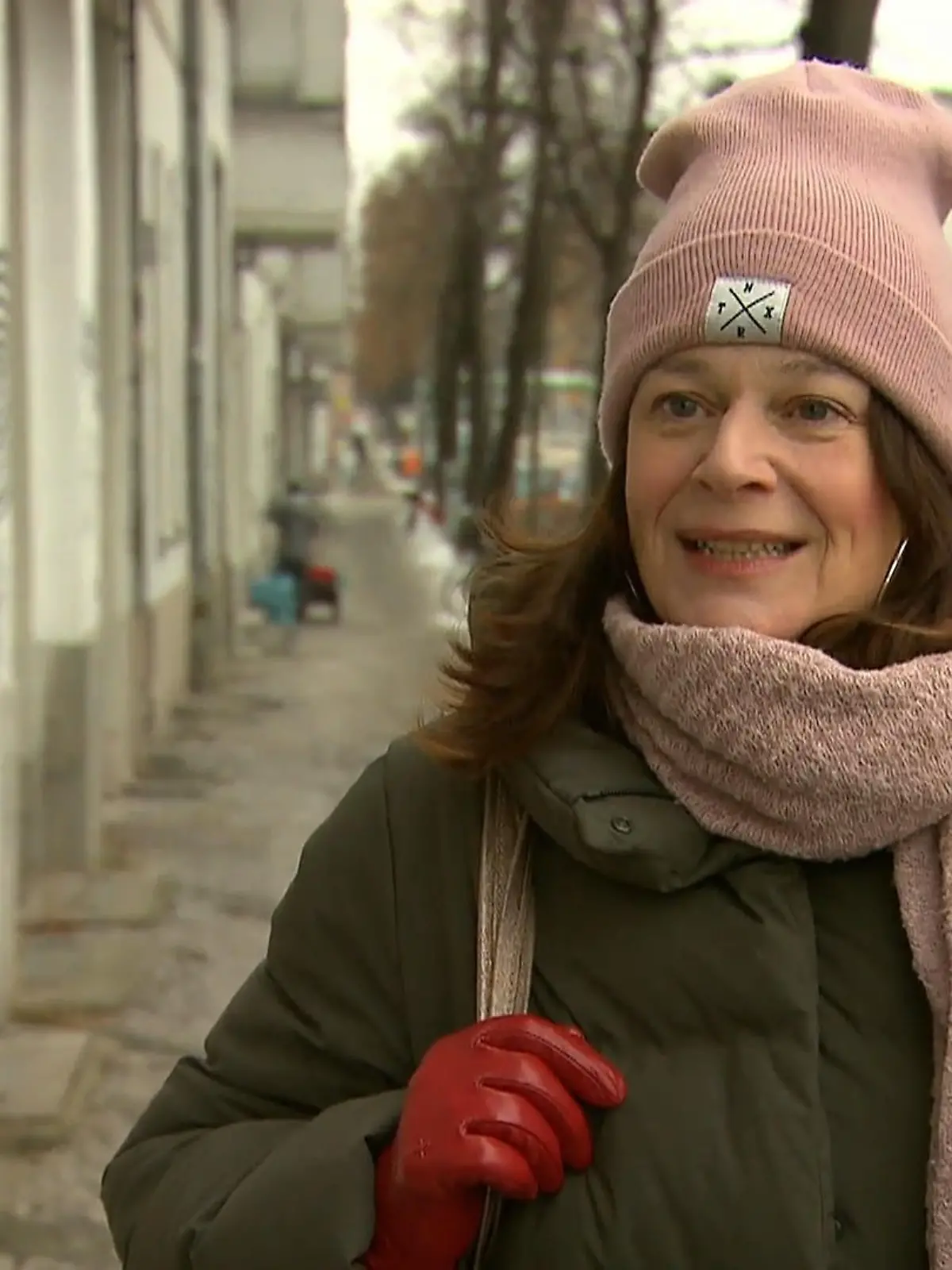 Bild zu: "Puppenspielerin mit Klasse – wie viel Eleganz bringt Nicole auf den Laufsteg?"