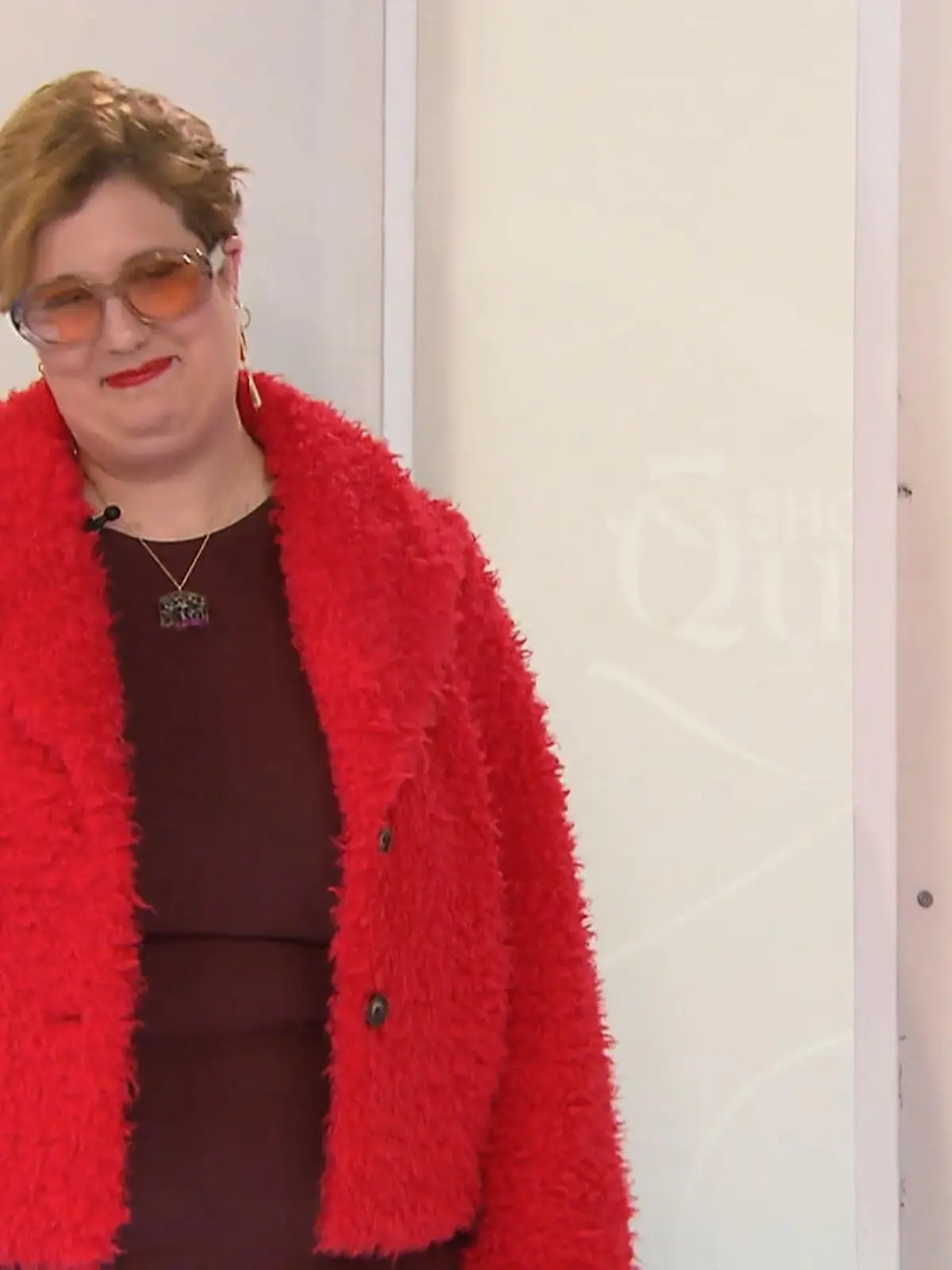 Bild zu: "Wie viele Punkte kriegt Amy für ihren Statement Schmuck-Look?"