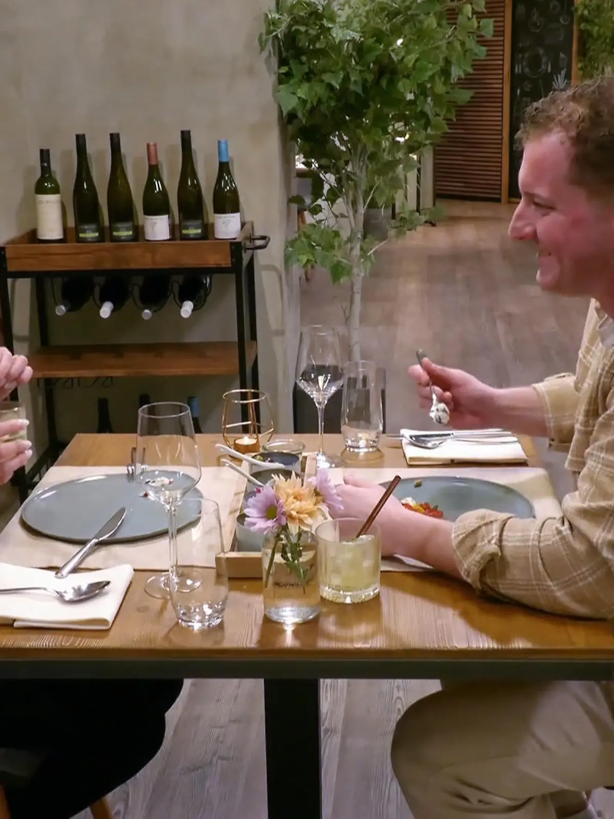 Bild zu: "Erst lockere Sprüche, dann eine Frage, die sofort tiefer geht"