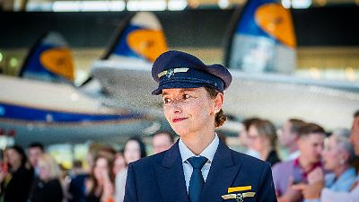 Lufthansa: Modenschau in Frankfurt! Das sind die neuen Boss-Uniformen