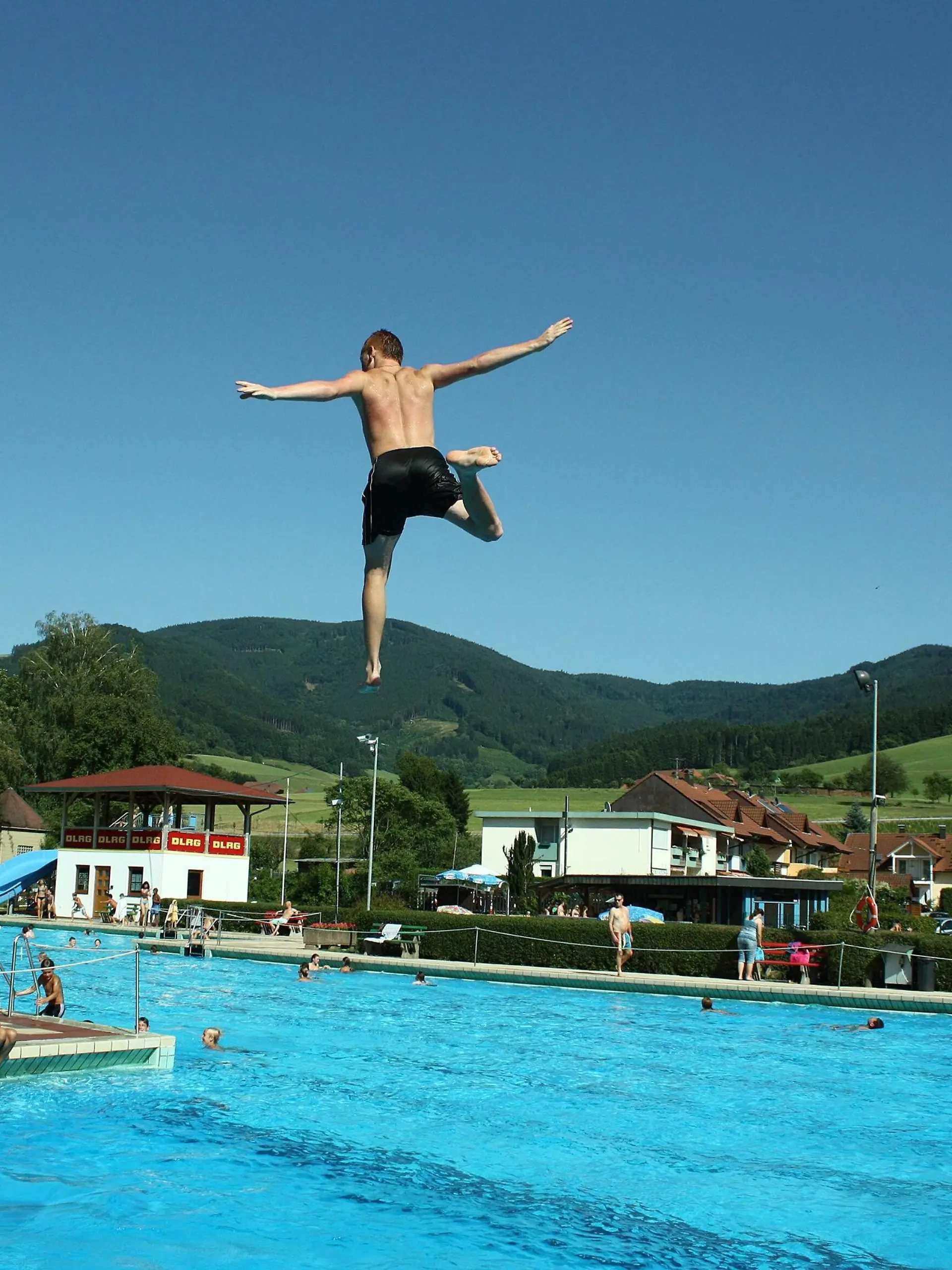  Themenbild - Badespass im Schwimmbad Elzach 09.06.2014 Badespass im Schwimmbad in Elzach/Schwarzwald , EPdfg
