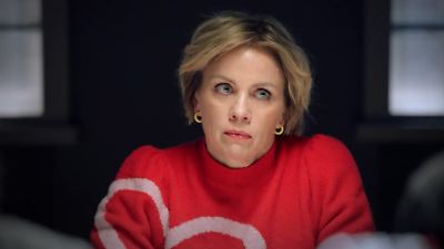 Bild von Yvonne wird verhört