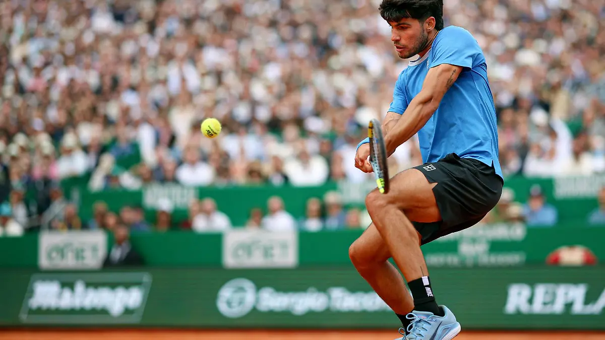 Galt neben Jannik Sinner als Topfavorit auf den Titel in Paris: Carlos Alcaraz. (Archivbild)