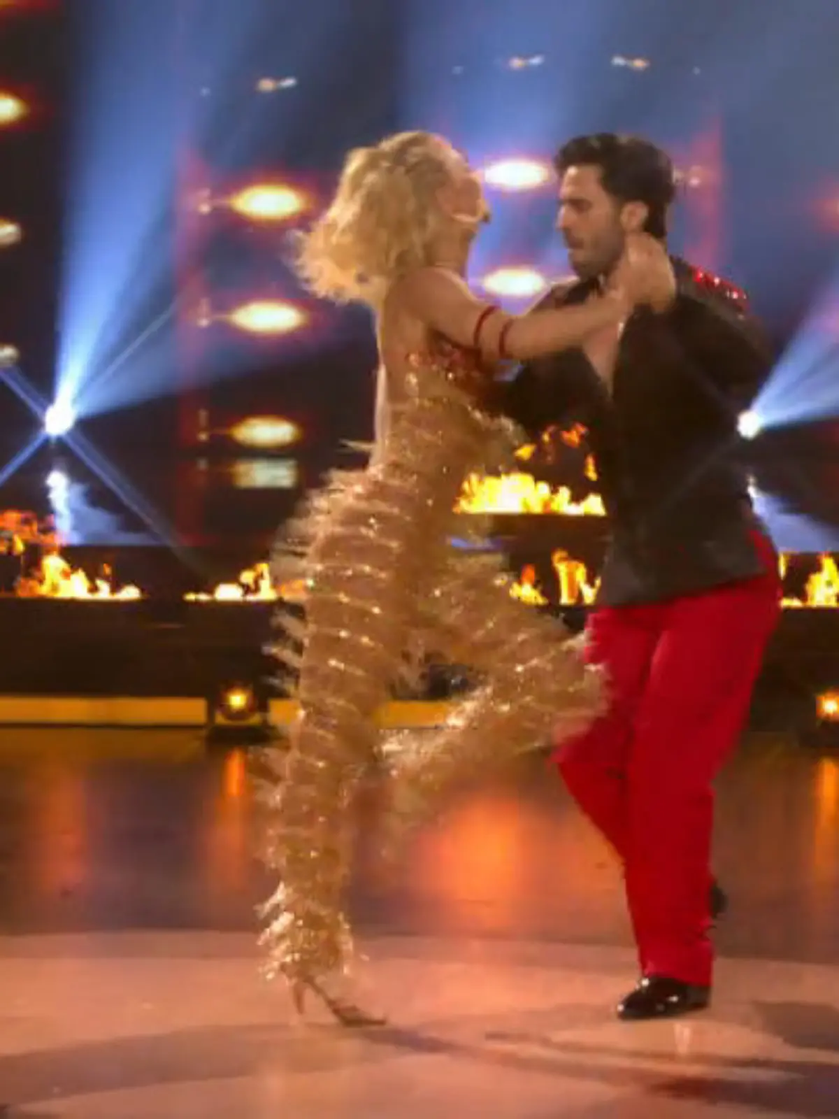 Bild zu: "Heiße Iconic Salsa: Jan und Kathrin legen einen energiegeladenen Auftritt hin"