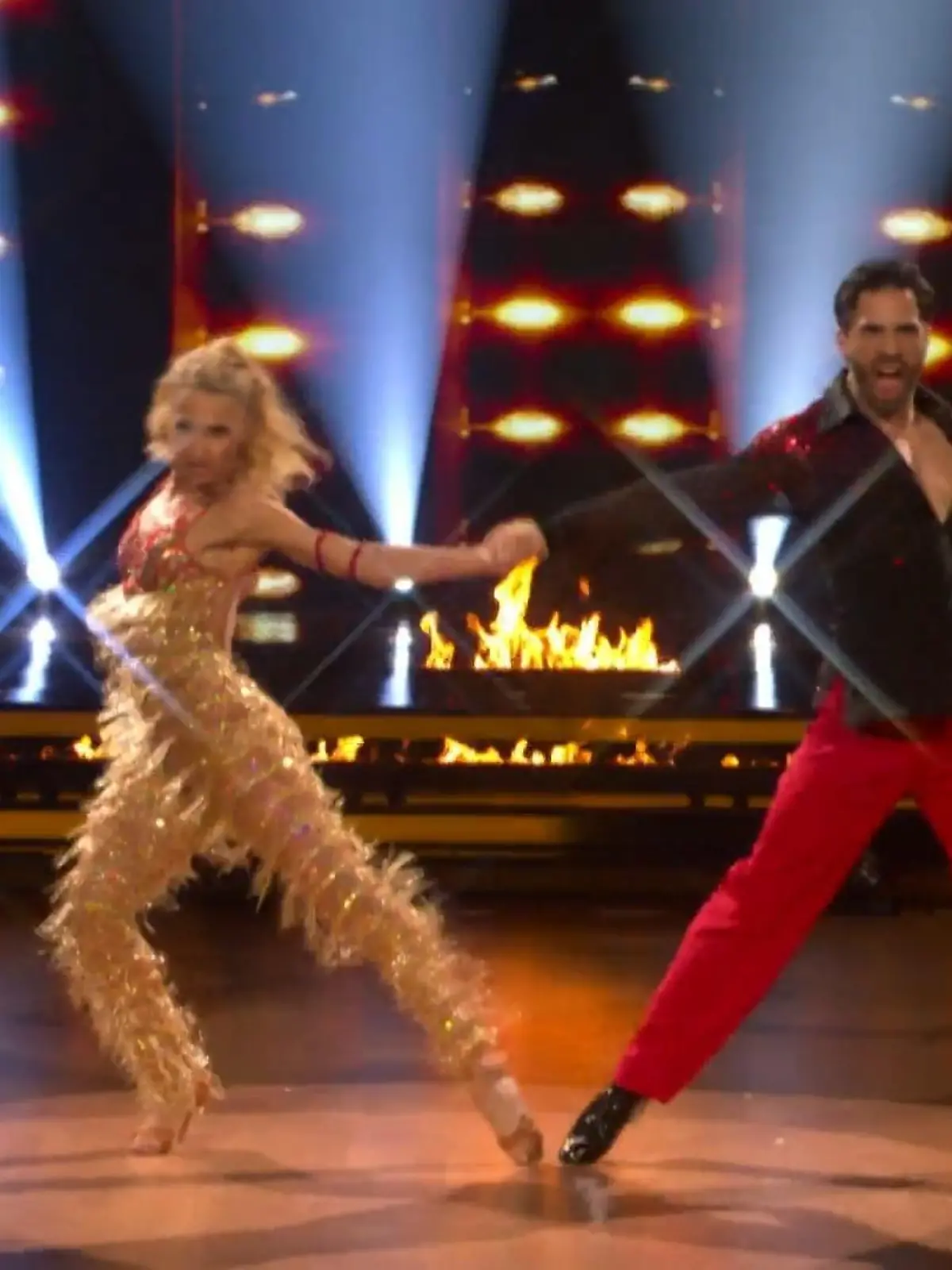 Bild zu: "Jan Kittmann lässt die Hüften kreisen"