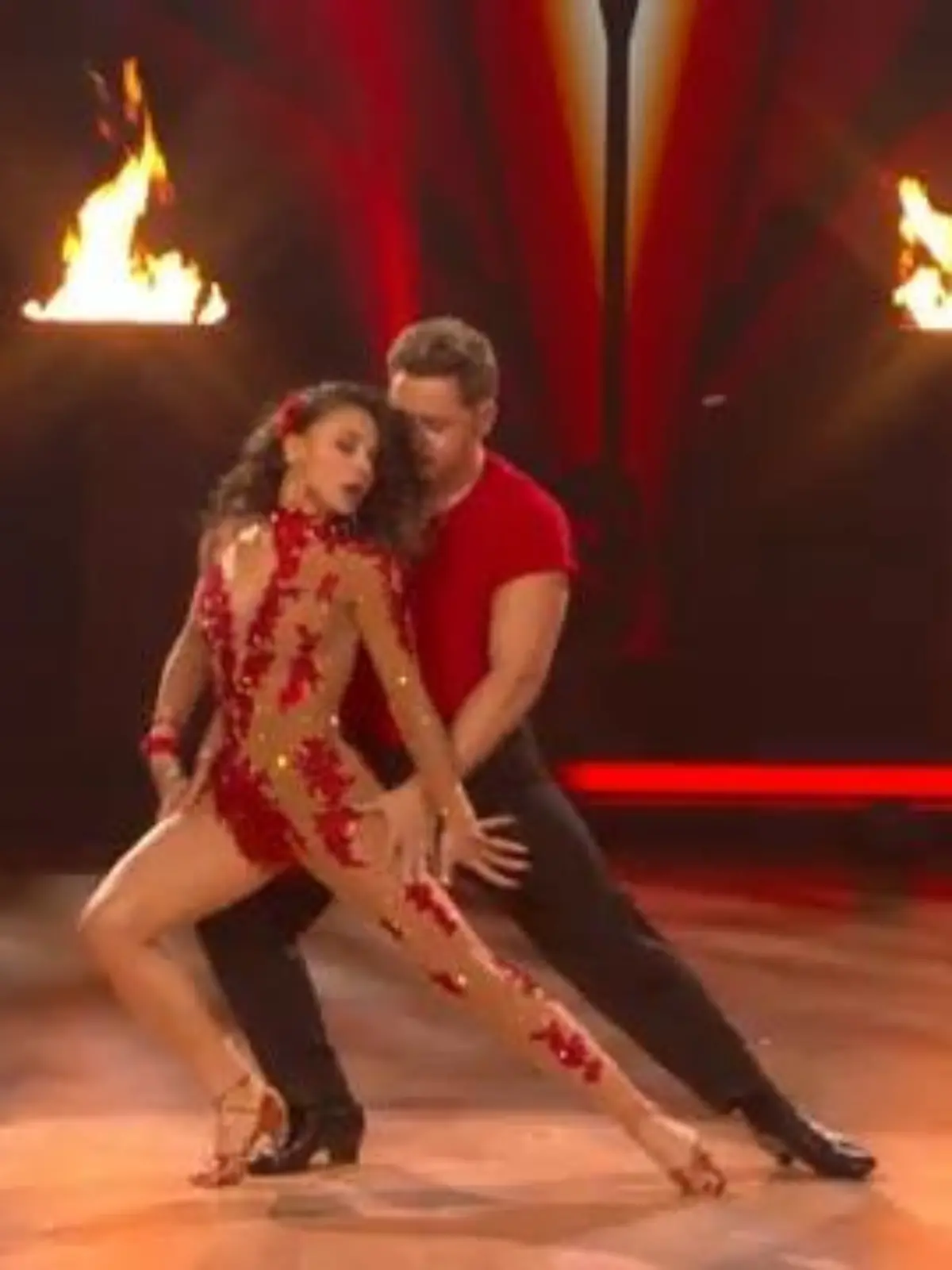 Bild zu: "Gustav Schäfer zeigt bei der Salsa eine neue Seite von sich"