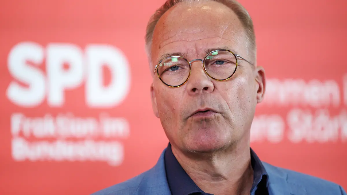 Matthias Miersch ( SPD ) Vorsitzender, bei einem Statement SPD am 21.04.26 in Berlin.