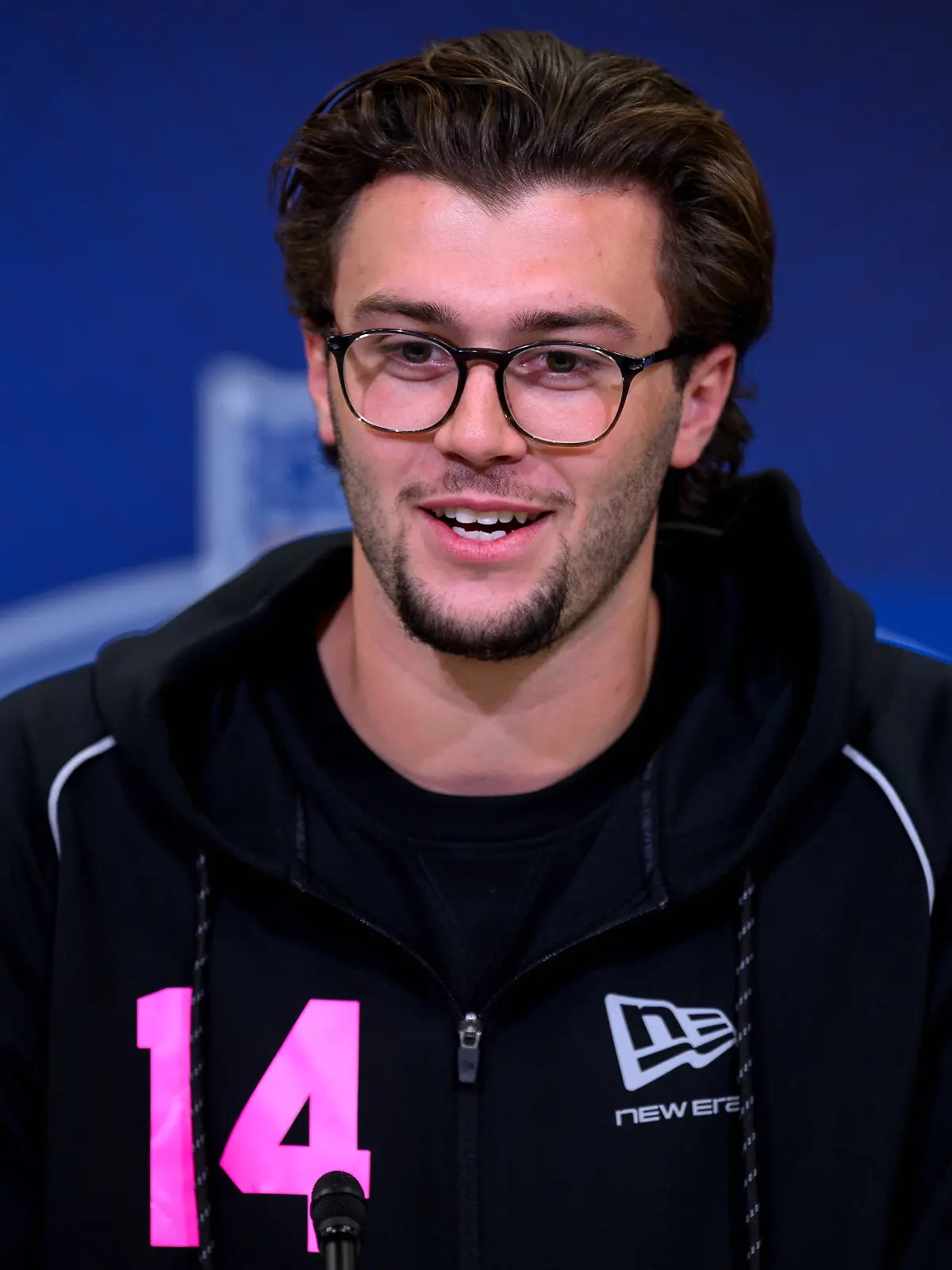 INDIANAPOLIS, IN - FEBRUARY 26: Michigan tight end Marlin Klein answers questions from the media during the NFL, American Football Herren, USA Scouting Combine on February 26, 2026 at the Indiana Convention Center in Indianapolis, IN. Photo by Zach Bolinger/Icon Sportswire NFL: FEB 26 Scouting Combine EDITORIAL USE ONLY Icon2602264240