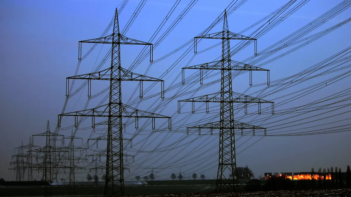 NJ VB K+ Strommasten