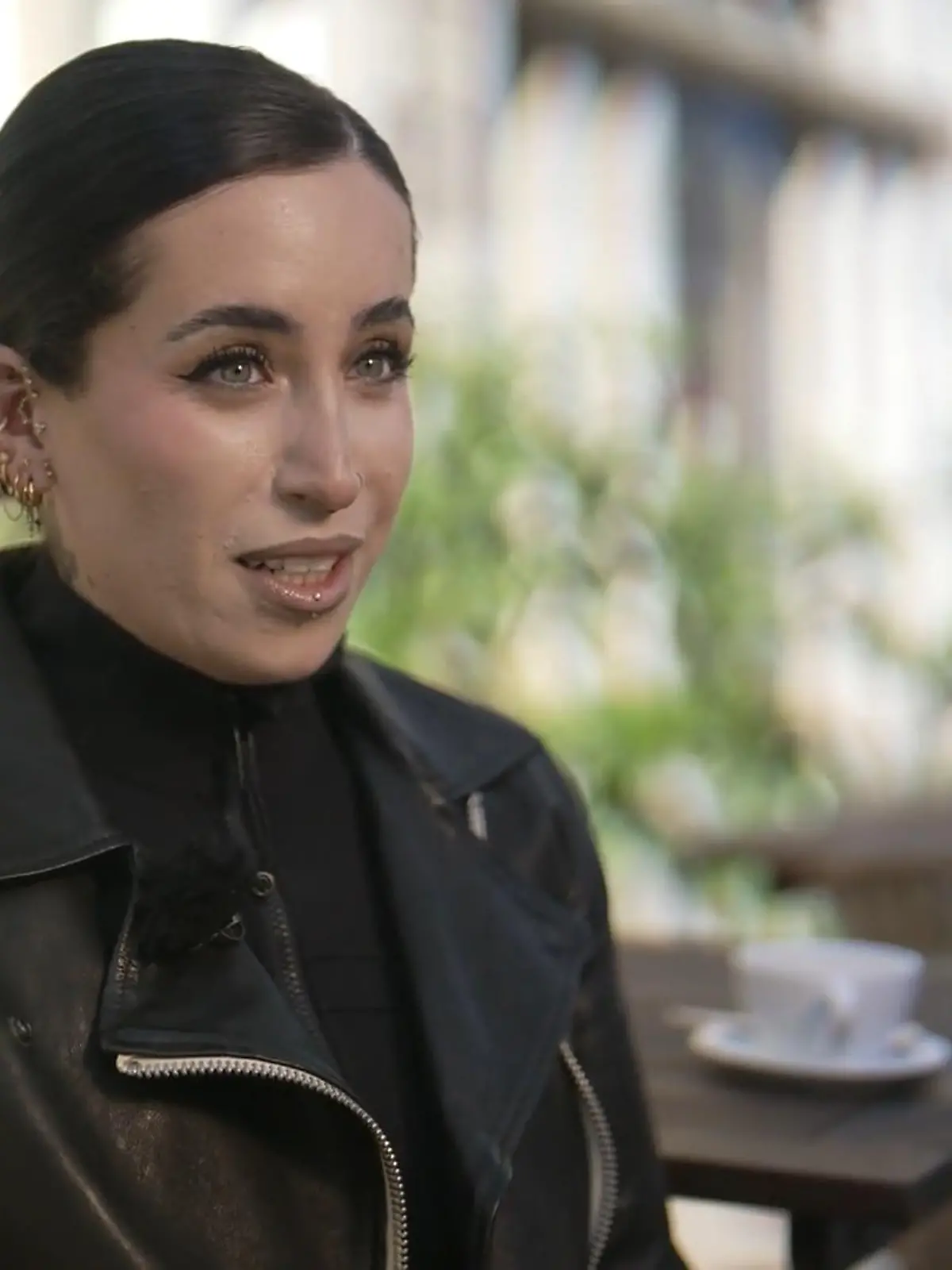 Bild zu: "Jolina Mennen verrät den skurrilen Grund hinter ihrer Abnhemreise"