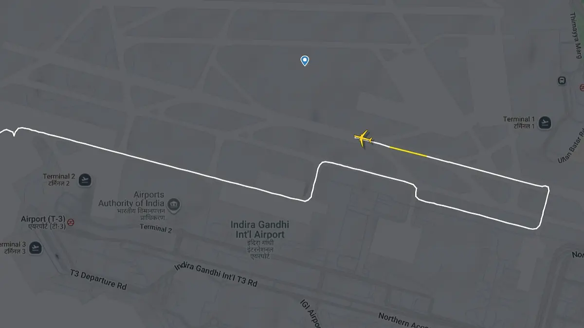 Ein Screenshot des Portals Flightradar24 zeigt, wie der Airbus A330 von Swiss noch auf der Startbahn notgebremst wurde