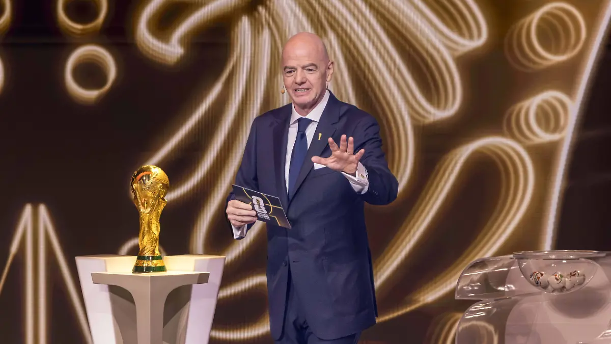 FIFA World Cup, WM, Weltmeisterschaft, Fussball Draw FIFA President Gianni Infantino at the FIFA World Cup 2026 Official Draw at the John F. Kennedy Center for the Performing Arts December 05, 2025 in Washington, DC. The 2026 FIFA World Cup will take place between June 11 and July 19 featuring 48 teams with matches being played in the United States, Mexico and Canada, the first time the international sporting event will be hosted by three nations. NEW YORK NEW YORK UNITED OF AMERICA Copyright: xVANESSAxCARVALHOx