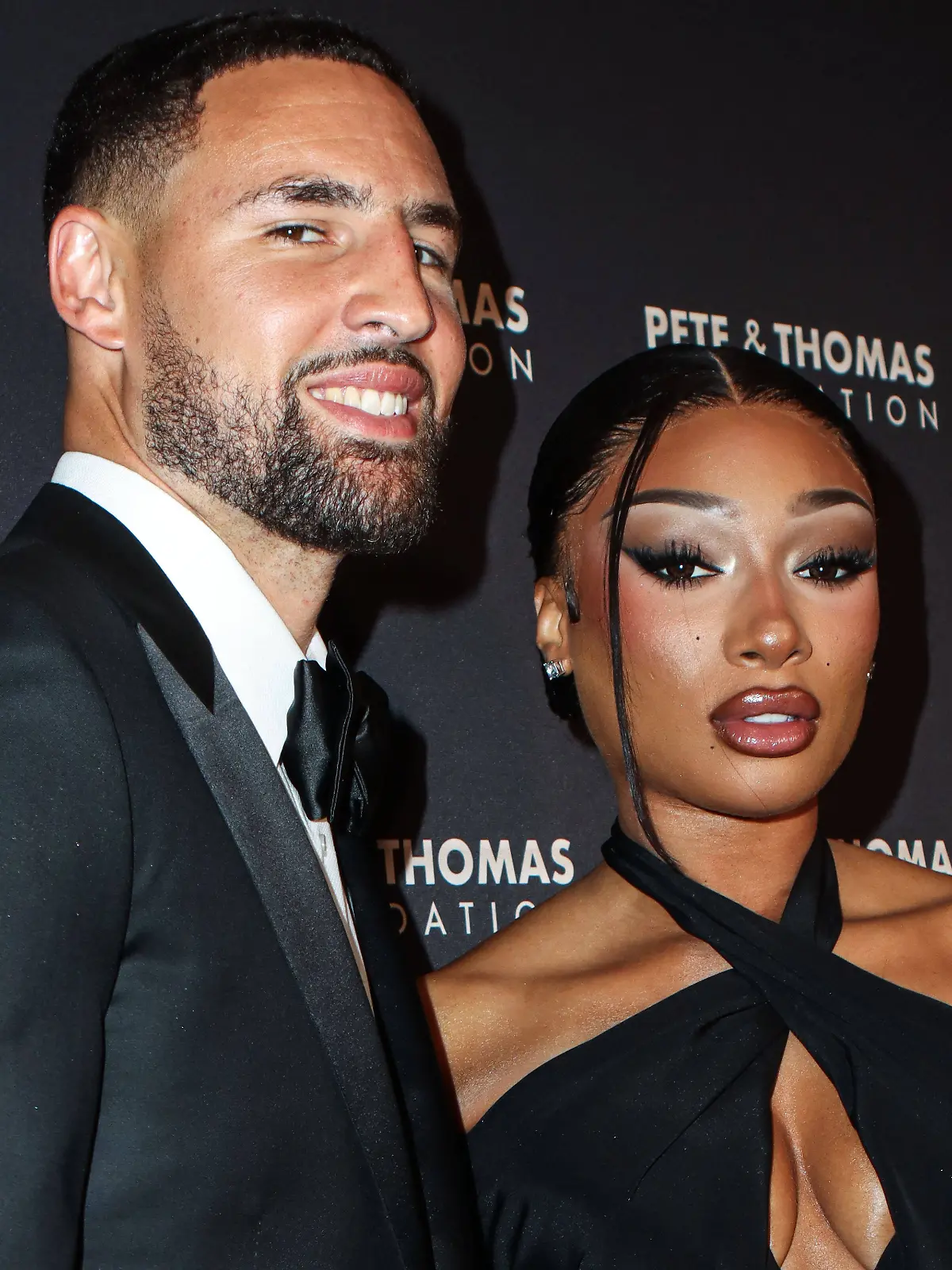 Inaugural Megan Thee Stallion s Pete And Thomas Foundation Gala Klay Thompson and girlfriend Megan Thee Stallion wearing Off-White arrive at the Inaugural Megan Thee Stallion s Pete And Thomas Foundation Gala held at Gotham Hall at The Haier Building in Manhattan, New York City, New York, United States. Gotham Hall at The Haier Building, Midtown Manhattan, New York City, New York, USA New York United States PUBLICATIONxNOTxINxFRA Copyright: xImagexPressxAgencyx originalFilename: collin-inaugura250717_npyPz.jpg
