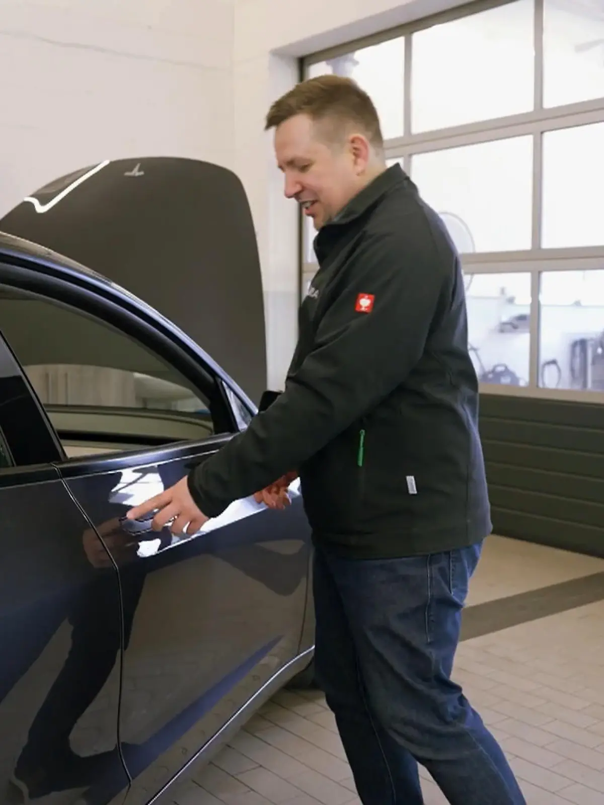 Bild zu: "Was taugen rein elektrische Türgriffe, wenn nach einem Crash der Strom weg ist?"