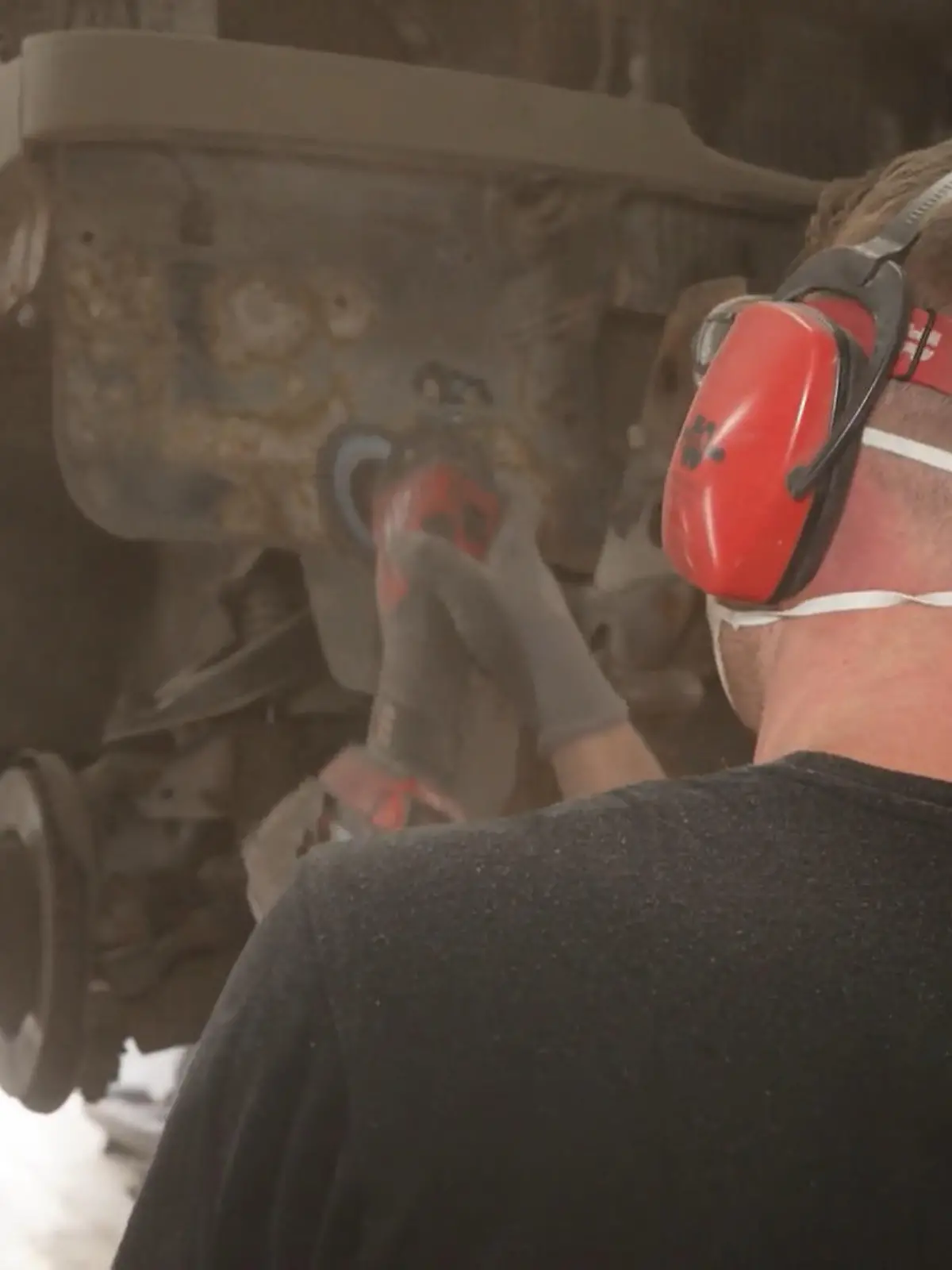 Bild zu: "Baustelle auf vier Rädern – schaffen die Tuning-Profis den Galloper noch?"