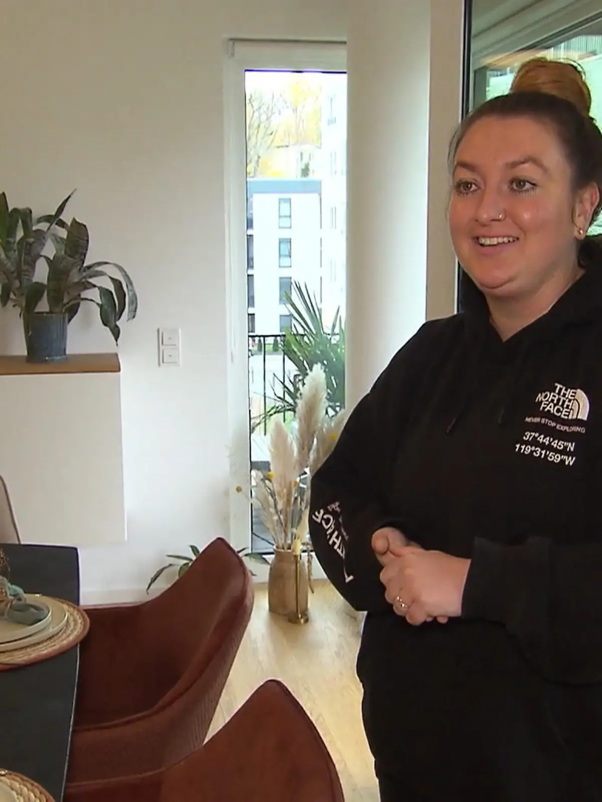 Bild zu: "Die Wohnung ist bereit, der Tisch gedeckt – jetzt wächst bei Sassi die Nervosität"