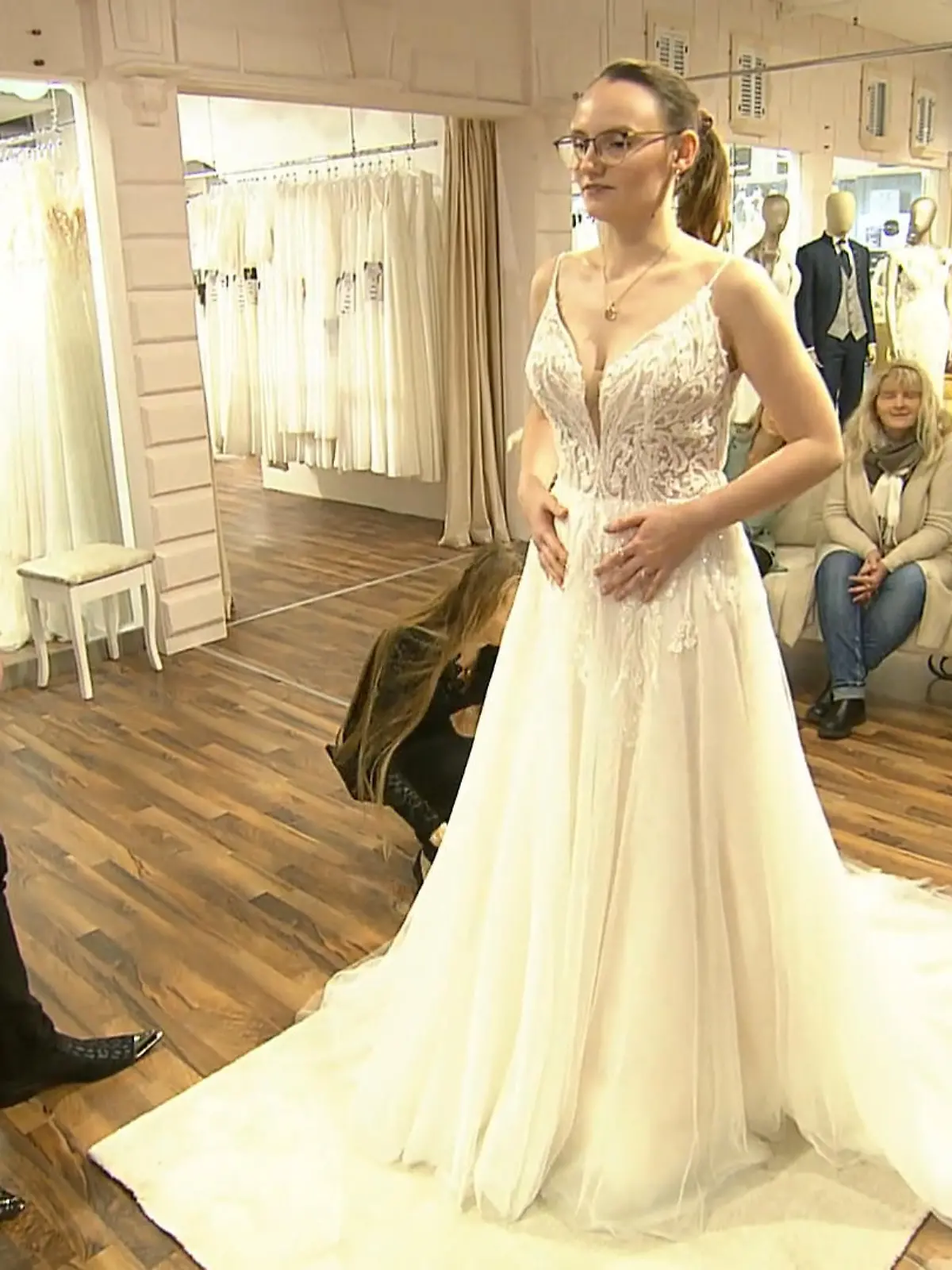 Bild zu: "Bringt die A-Linie mit mehr Volumen endlich ihr Brautgefühl?"