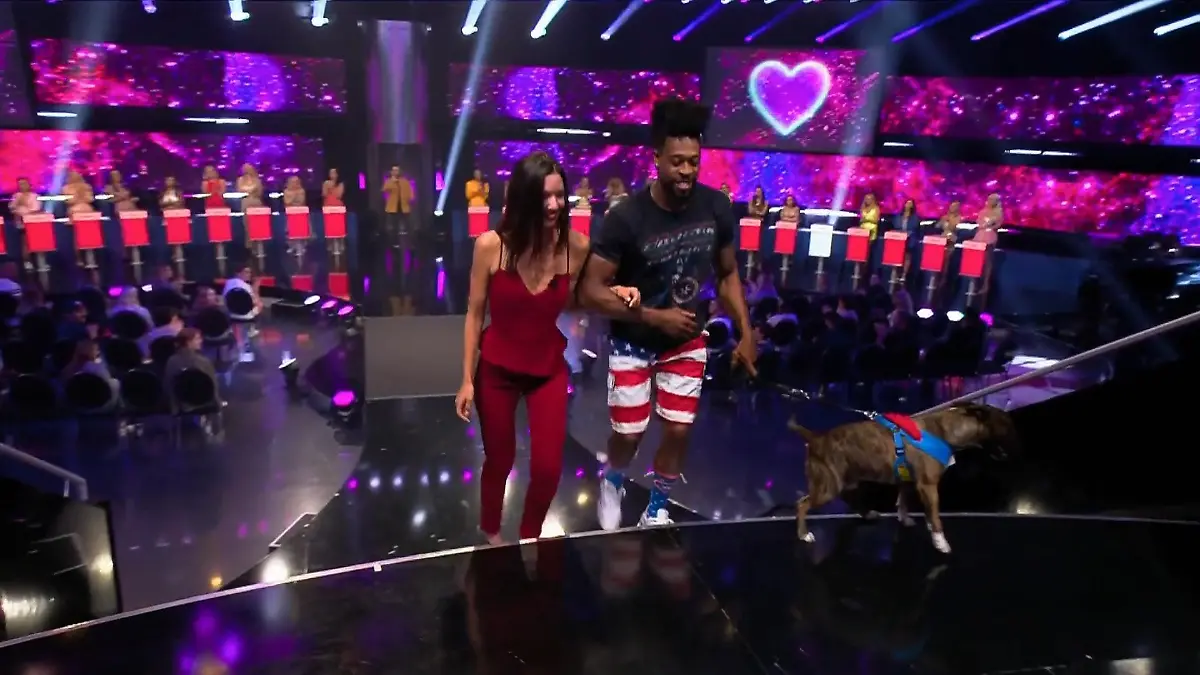 Gary ist von Single-Lady Melina verzaubert Einen Hund haben sie schon mal