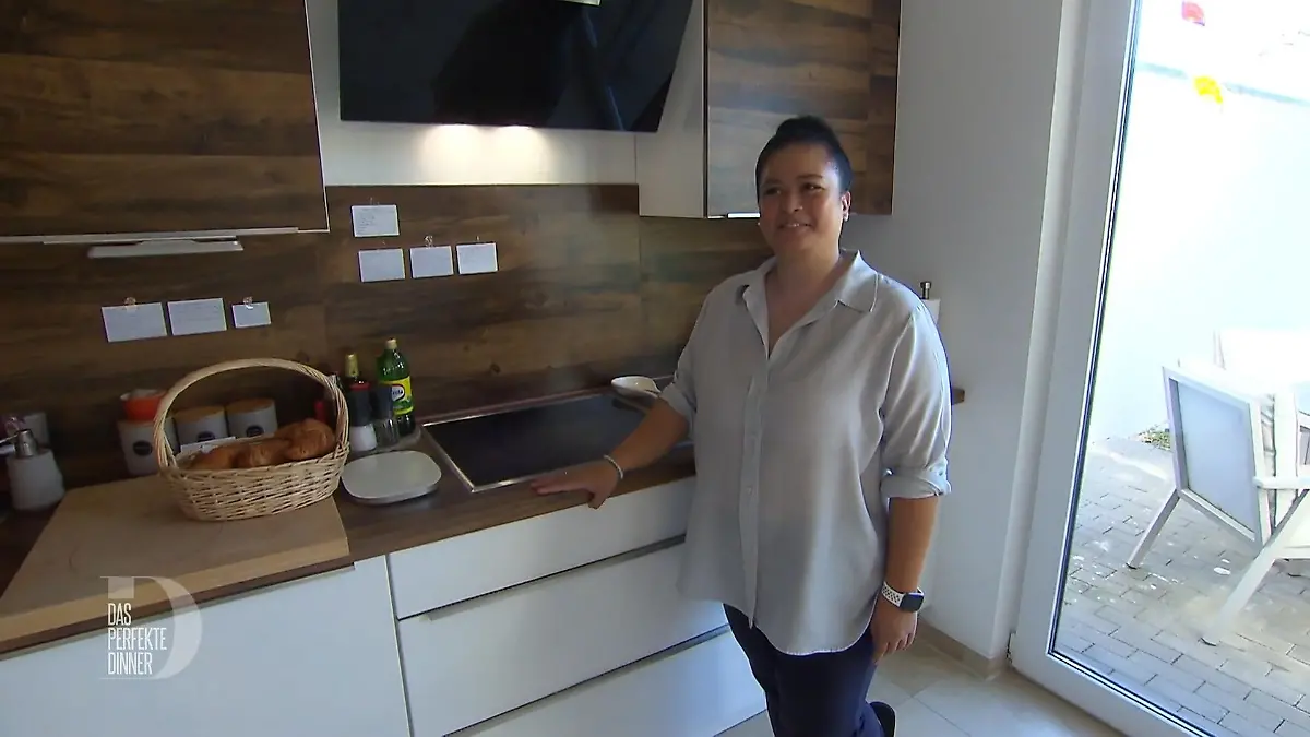 Pauline deckt auf wie aus 1001 Nacht – und zieht ihr Konzept durch Selbstbewusste Gastgeberin