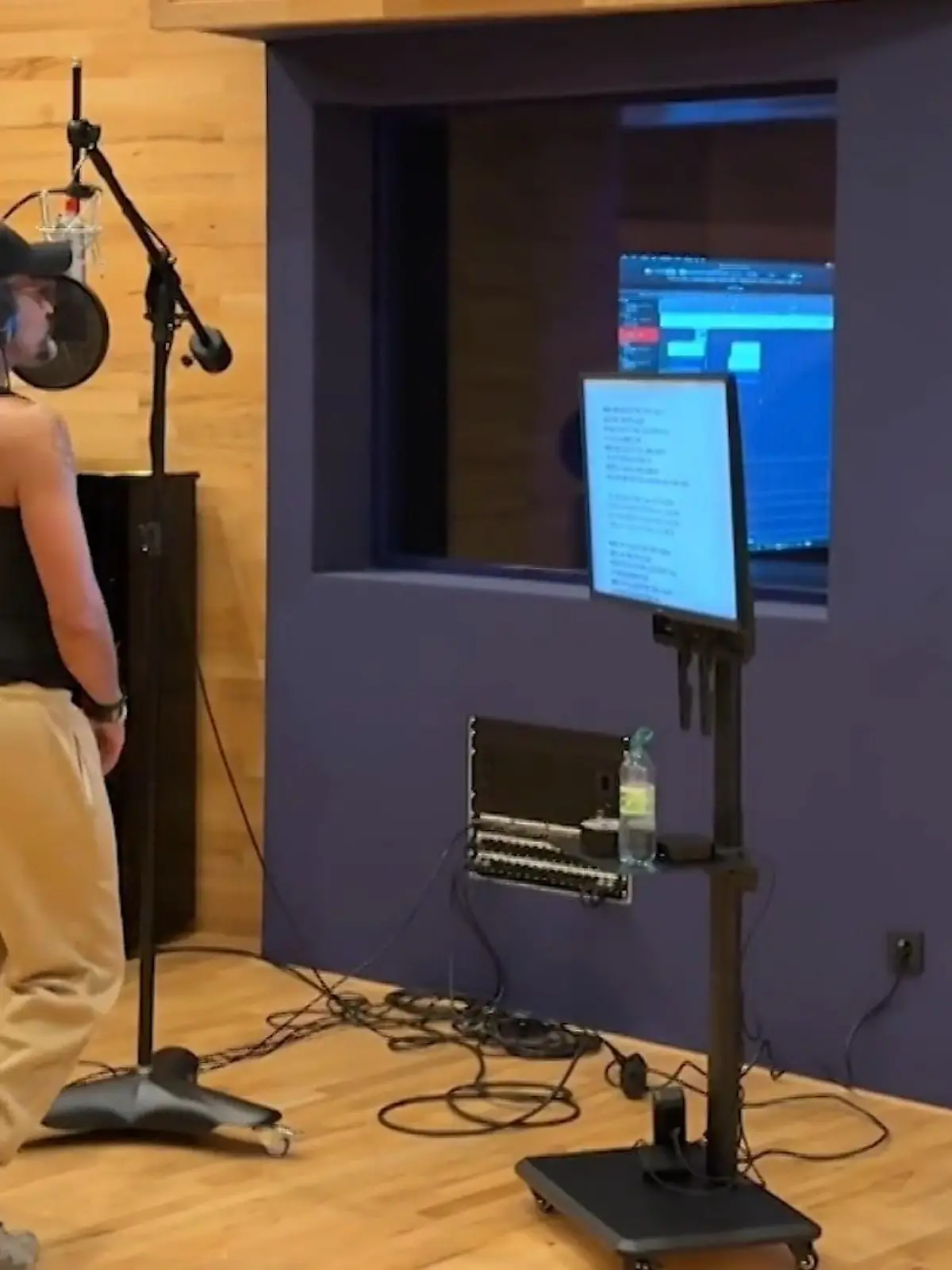 Bild zu: "Mark Medlock steht wieder am Mikrofon"