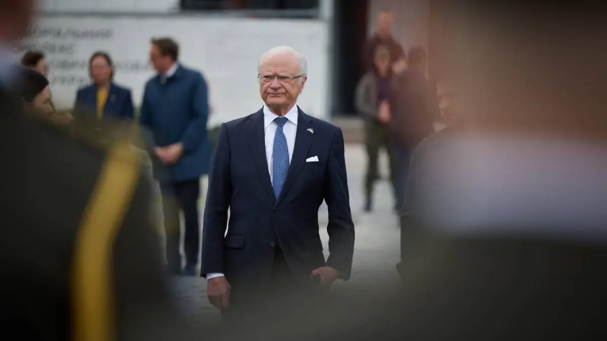 Ukrainian President Volodymyr Zelenskyy meets with King Carl XVI Gustaf of Sweden to discuss current developments in Lviv Ukrainian President Volodymyr Zelenskyy meets with King Carl XVI Gustaf of Sweden to discuss current developments in Lviv, Sweden, April 17, 2026. Photo by PRESIDENT OF UKRAINE apaimages Ukraine Ukraine Ukraine 170426_Sweden_UPO_004.jpeg Copyright: xapaimagesxPRESIDENTxOFxUKRAINExxapaimagesx