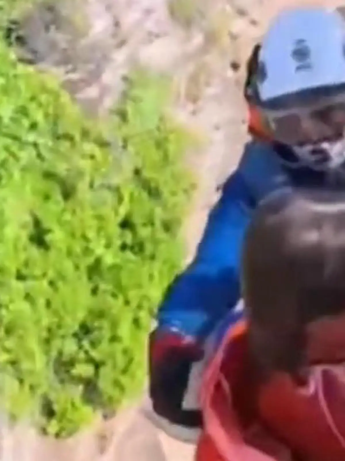 Bild zu: "An Klippe gefangen! Touristen entkommen nur knapp – dank dieser genialen Idee"