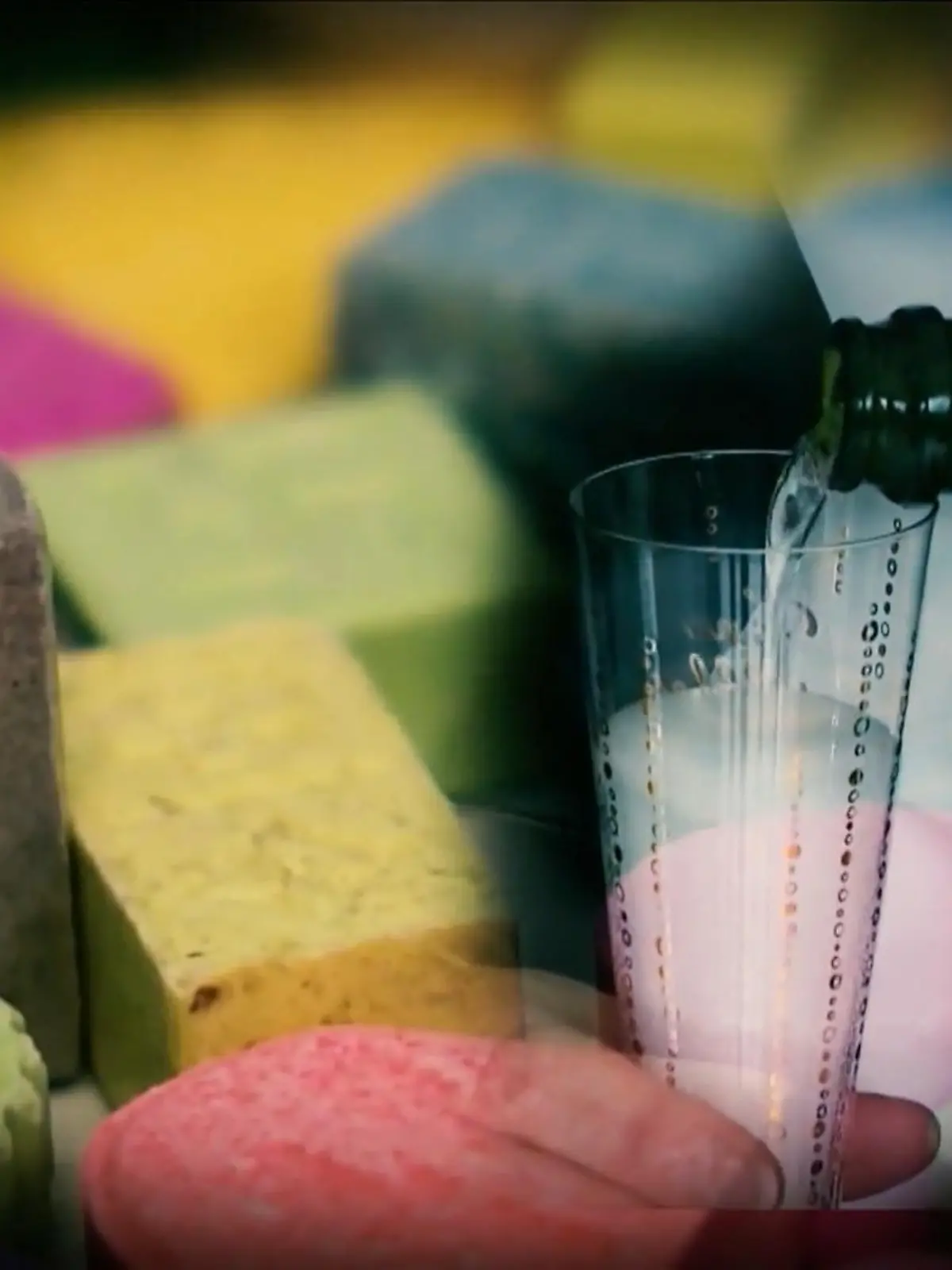 Bild zu: "Ecstasy im Champagner führt zu Todesfällen und schweren Beeinträchtigungen"