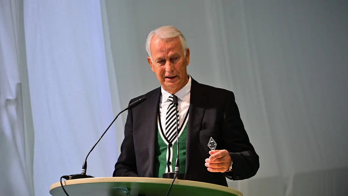 27.04.2026 Moenchengladbach Fussball, Herren, 1. Fussball-Bundesliga, Saison 2025/2026, Mitgliederversammlung Borussia Moenchengladbach Begruessung durch Rainer Bonhof Praesident Gladbach DFL regulations prohibit any use of photographs as image sequences and/or quasi-video. Borussia-Park NRW Deutschland *** 27 04 2026 Moenchengladbach Fußball, Herren, 1 Fussball Bundesliga, Saison 2025 2026, Mitgliederversammlung Borussia Moenchengladbach Begruessung durch Rainer Bonhof Praesident Gladbach DFL regulations prohibit any use of photographs as image sequences and or quasi video Borussia Park NRW Deutschland