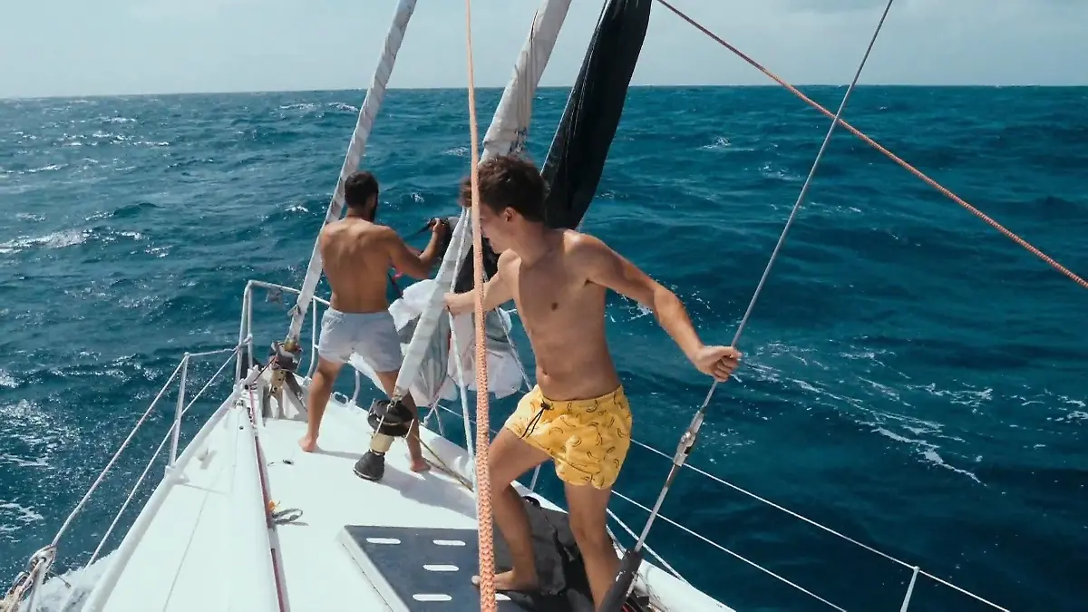 Mit null Ahnung um die Welt! Die „Segeljungs” im RTL-Interview Mit einem Segelschiff alle Ozeane durchqueren