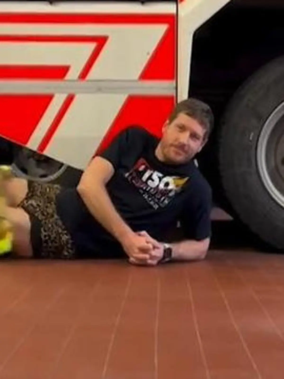 Bild zu: "Vorsicht, heiß! Feuerwehr heizt in sexy Leo-Unterwäsche ein – für DIESEN Zweck"