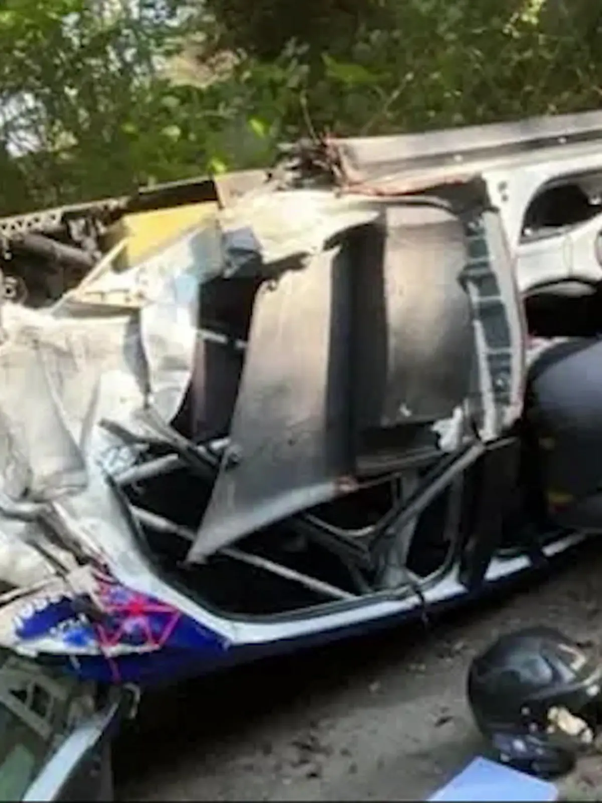 Bild zu: "SO schlimm sieht Papa Verstappens Auto nach seinem Monster-Crash aus"