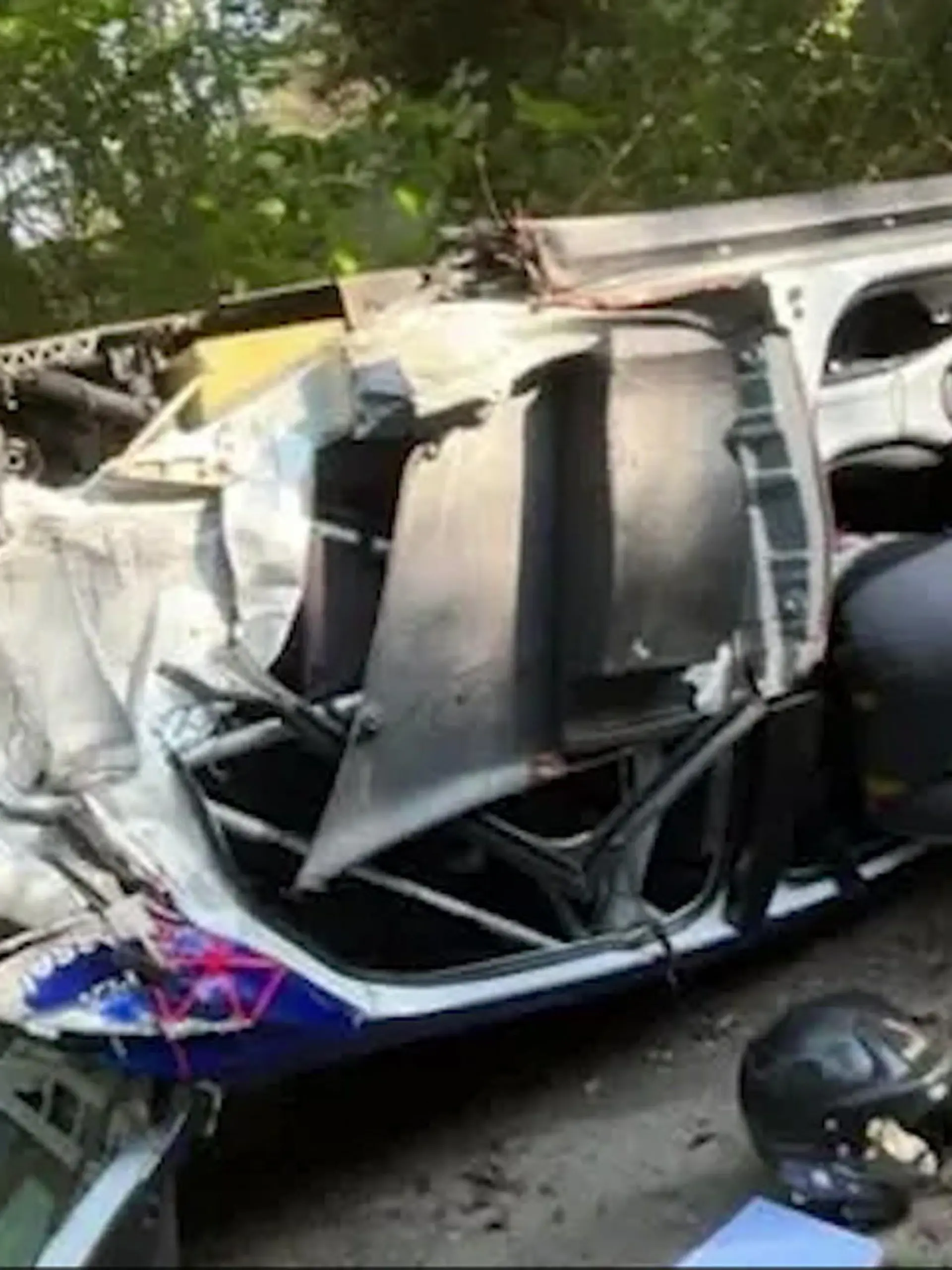 Bild zu: "SO schlimm sieht Papa Verstappens Auto nach seinem Monster-Crash aus"