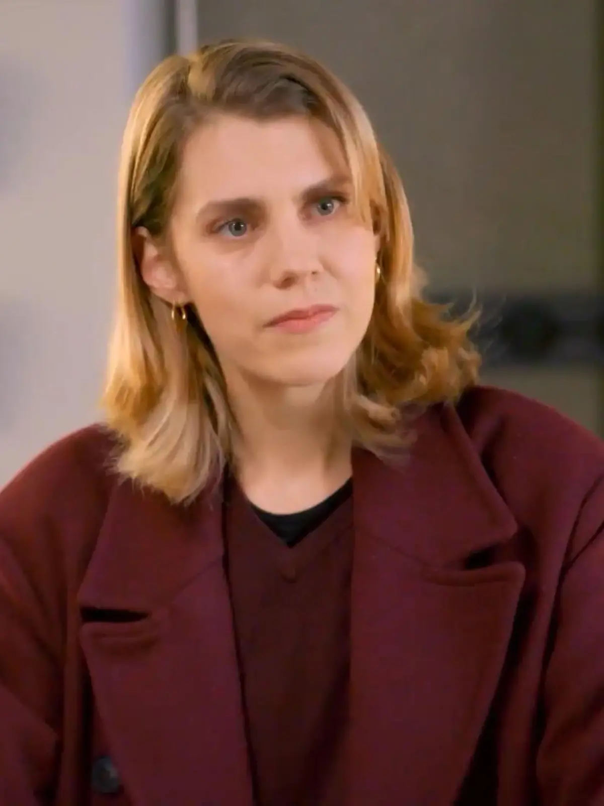 Bild zu: "Stella spricht deutliche Worte zu ihrer Mutter"