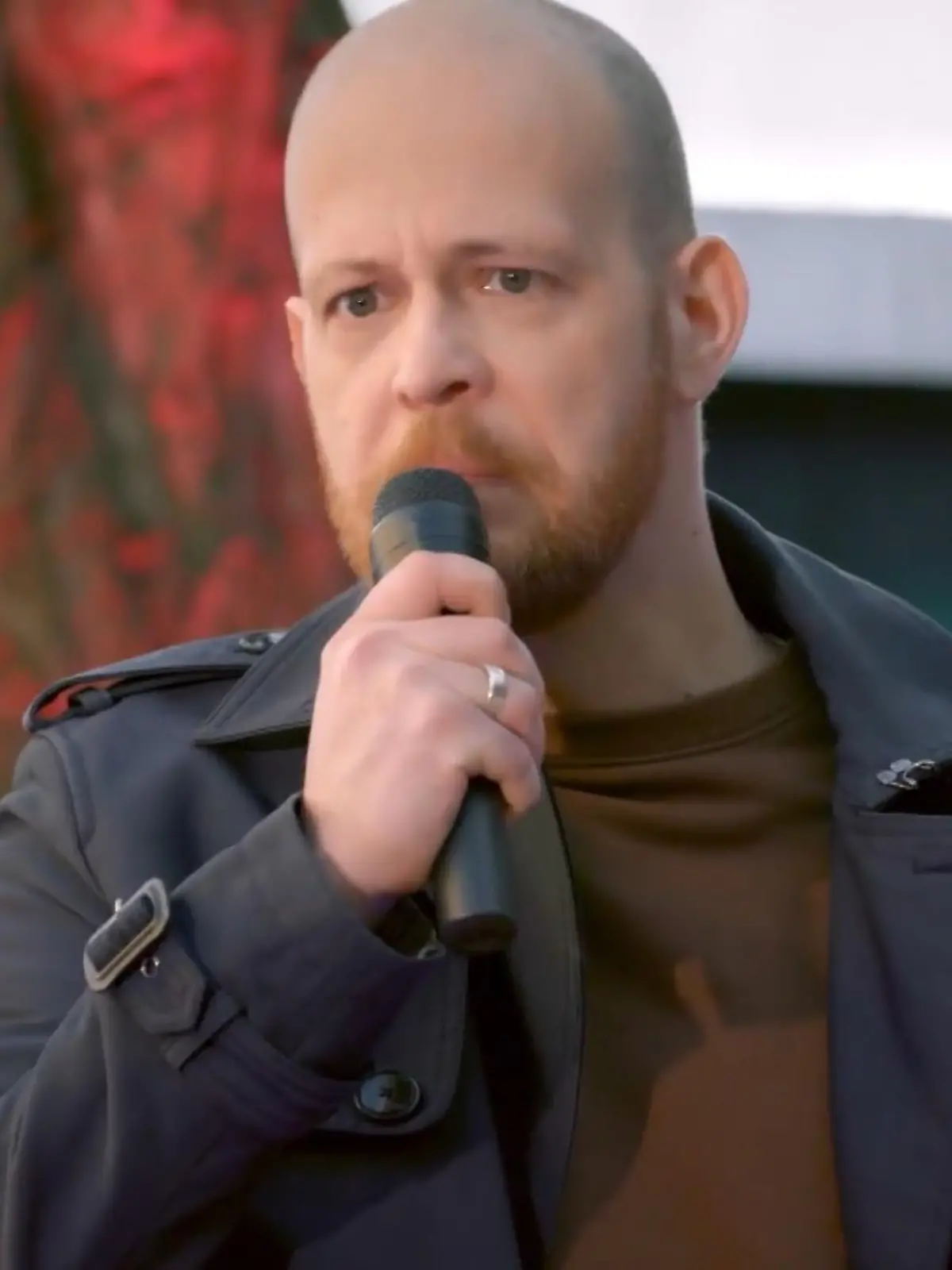 Unter uns: Tobias rechnet öffentlich mit seinen Freunden ab