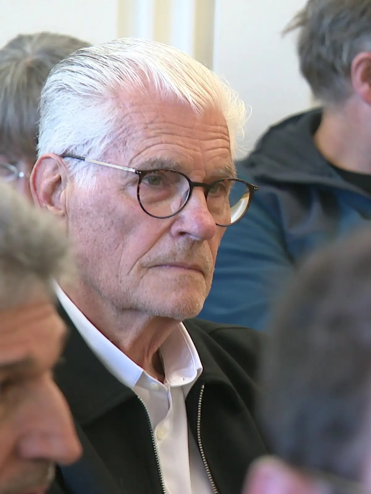 Bild zu: "„Mir liefen die Tränen“ – Sky du Mont schaltet sich in Schlachthof-Streit ein"