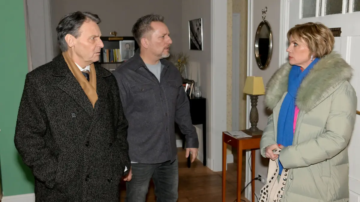 Michael „Michi” (Lars Pape, M.) und Gerner (Wolfgang Bahro) sind kalt erwischt, dass Yvonne (Gisa Zach) sich aus emotionalen Gründen nicht von Gerner hat scheiden lassen. 