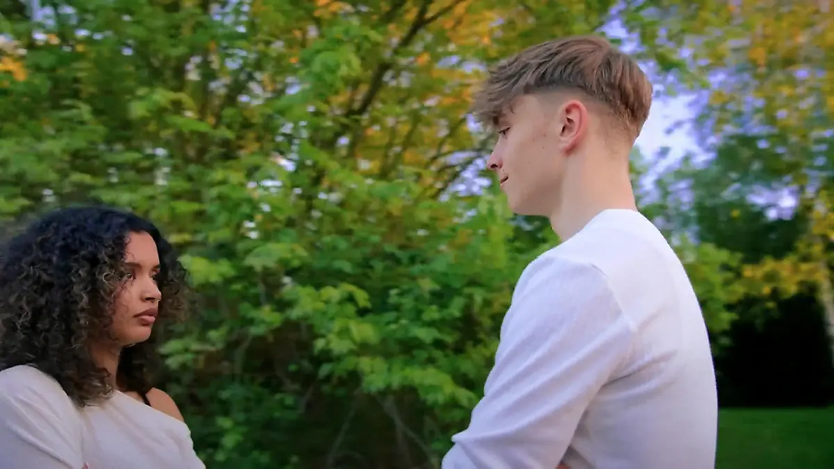 Die Nachrücker Noemi und Tyrell müssen gegeneinander antreten Direktes Battle