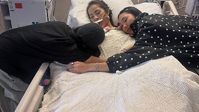 Braut nach Flitterwochen-Drama im Koma – Familie bangt um Sarah