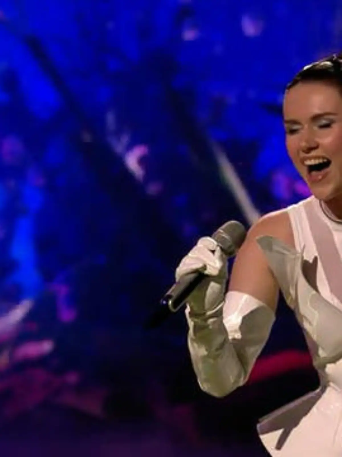 Bild zu: ""Spitzenmäßig": Dieser Billie-Eilish-Song ist perfekt für Constance"