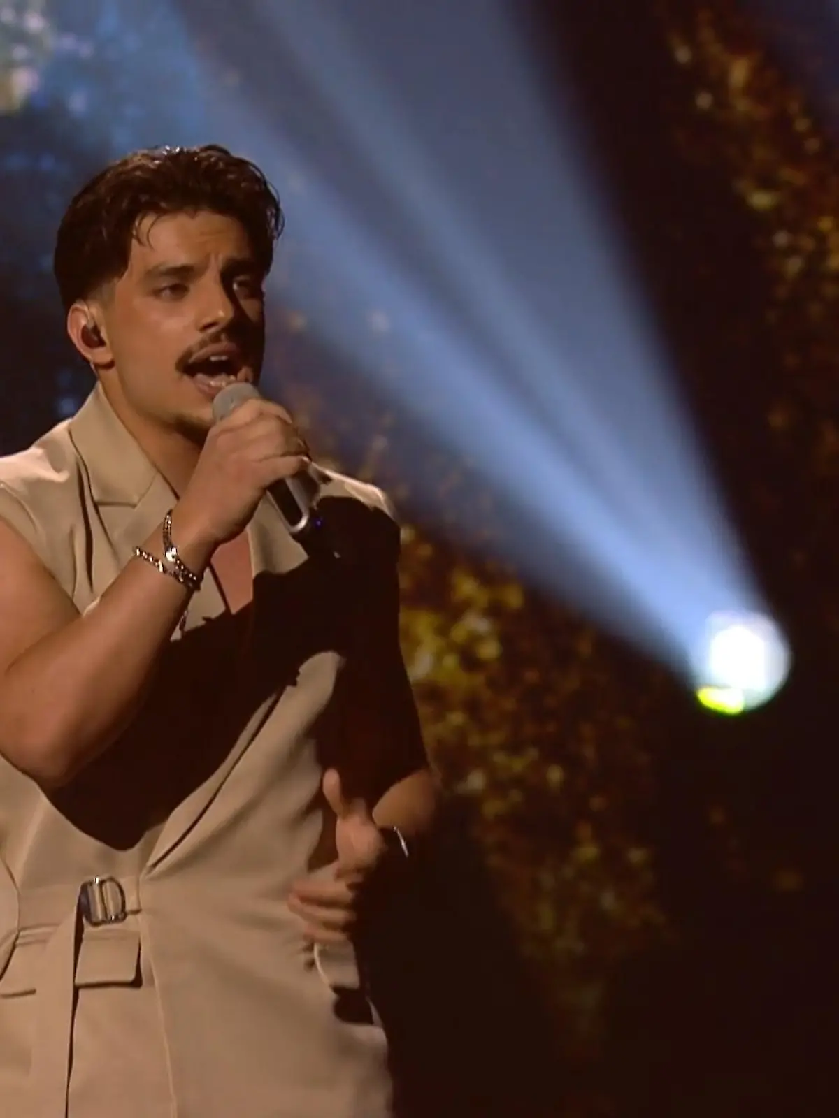 Bild zu: "Paco landet besten Auftritt des Abends!"