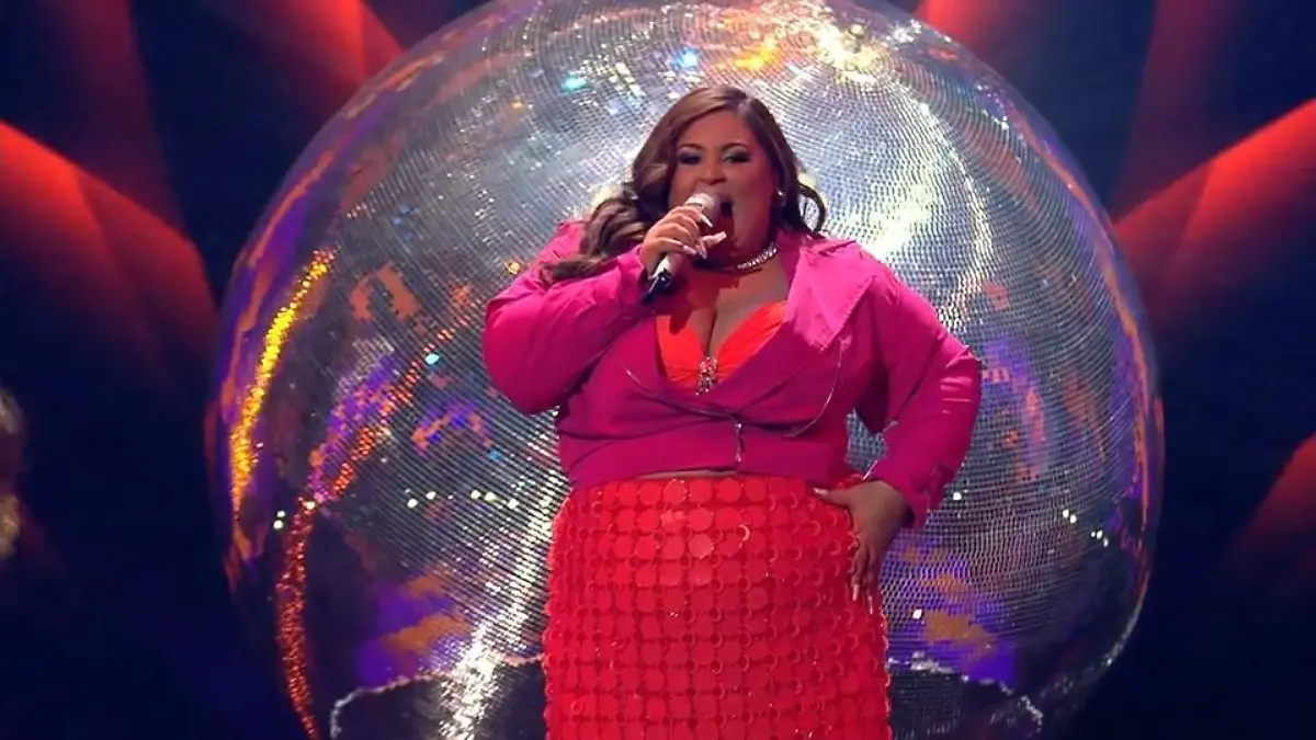 Isi Glück feiert Personality von Kadischa Power-Auftritt bei DSDS 2026