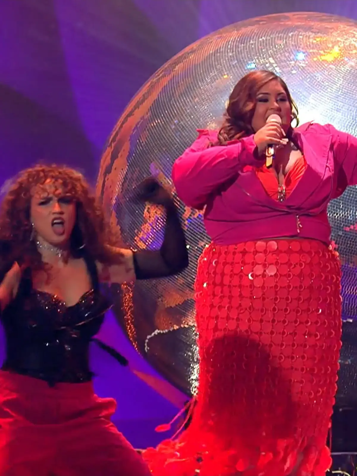 Bild zu: "Kadischas fröhliche Dancefloor-Nummer spaltet die Jury"