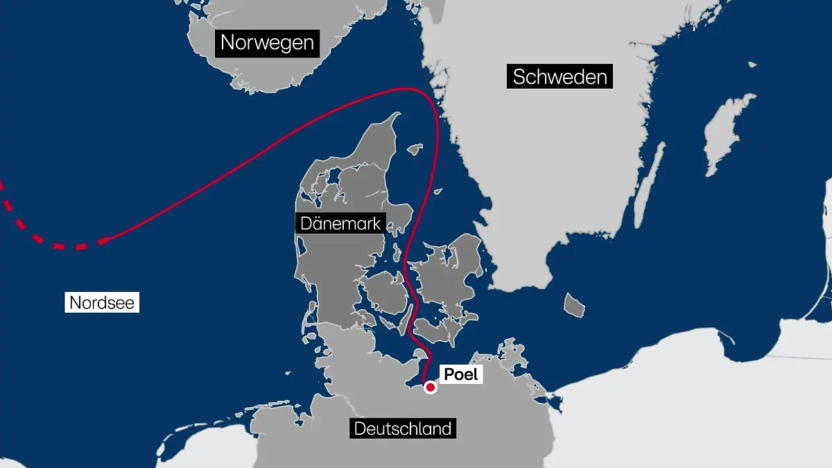 Über 500 Kilometer schleppt die „Robin Hood“ den Wal-Kahn durch die Ostsee bis zur Nordspitze Dänemarks.
