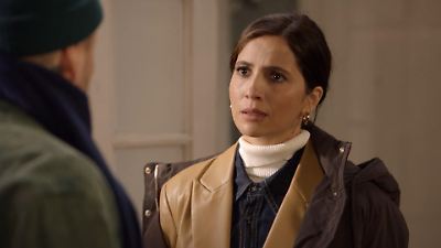 Bild von John traut Laura nicht – was bedeutet das für die Beziehung?