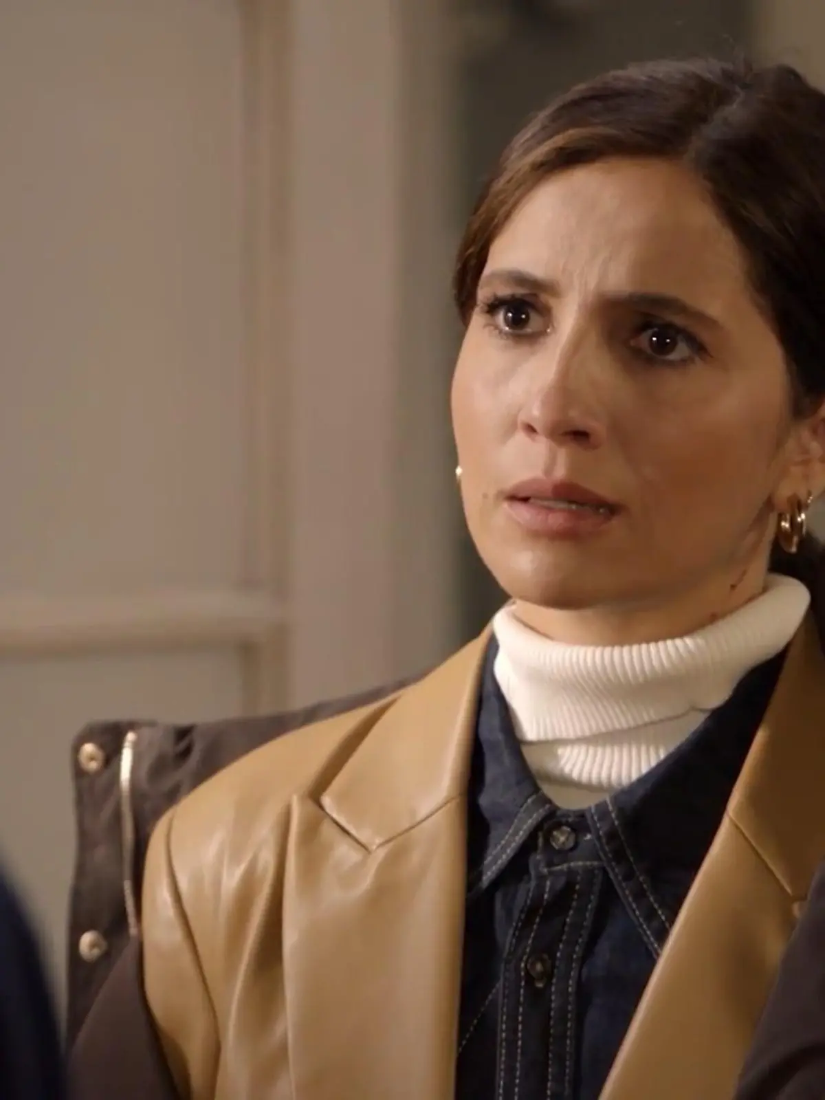 Bild zu: "John traut Laura nicht – was bedeutet das für die Beziehung?"